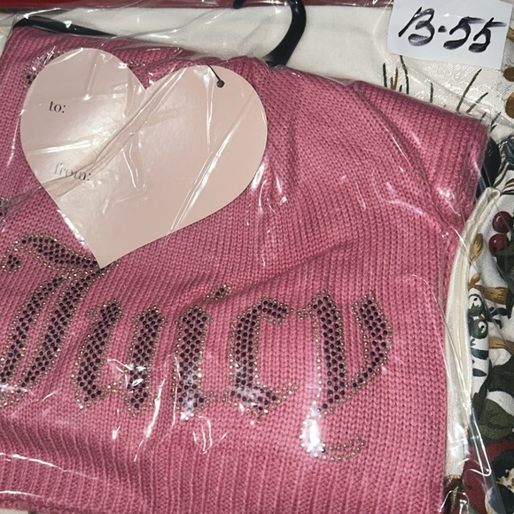 Juicy Couture NWT! Pink Gold Black 2 Piece Hat & Scarf Set - Picture 11 of 11